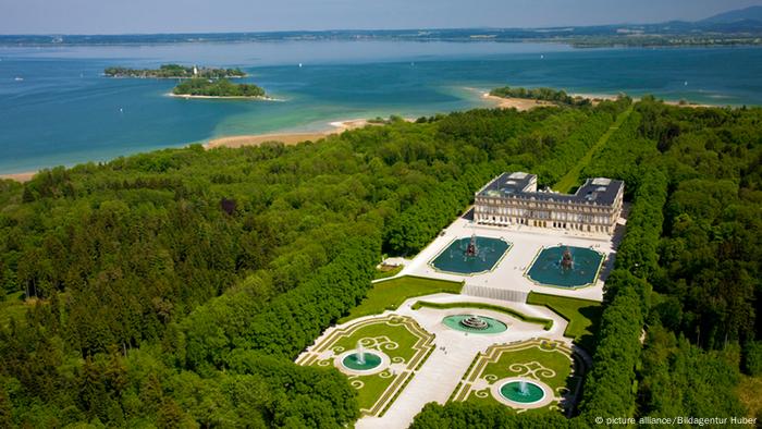 Das Neue Schloss auf der größten Insel im Chiemsee
Foto: picture alliance / Bildagentur Huber
