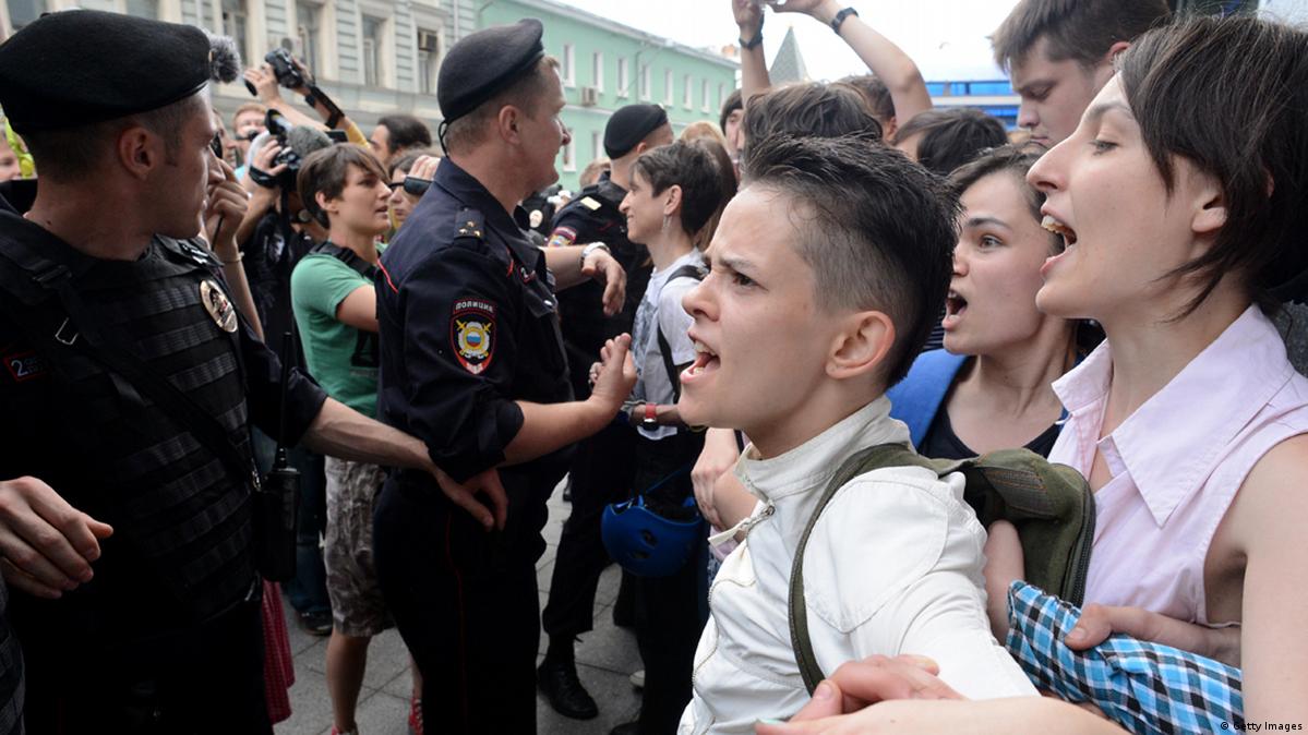 Госдума приняла закон о запрете гей-пропаганды – DW – 11.06.2013