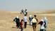 Iraqi and Syrian Kurdish refugees cross the Iraqi-Syrian border illegally near Faysh Khabur, Iraq, on Tuesday, August 14, 2012. David Enders/MCT /LANDOV AOL, GOOGLE, YAHOO OUT. Rechtevermerk Iraqi and Syrian Kurdish refugees cross the Iraqi-Syrian border illegally near Faysh Khabur, Iraq, on Tuesday, August 14, 2012. David Enders/MCT /LANDOV AOL, GOOGLE, YAHOO OUT. Rechtevermerk