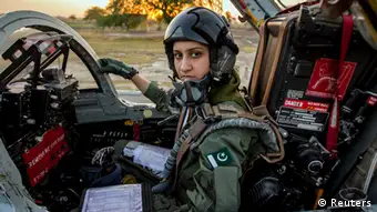 Pakistan Kampfflugzeug Pilotin Ayesha Farooq