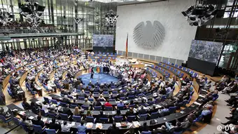 Voller Plenarsaal beim Festakt 60 Jahre Deutsche Wellte zur Eröfnung des Global Media Forum 2013 in Bonn.
