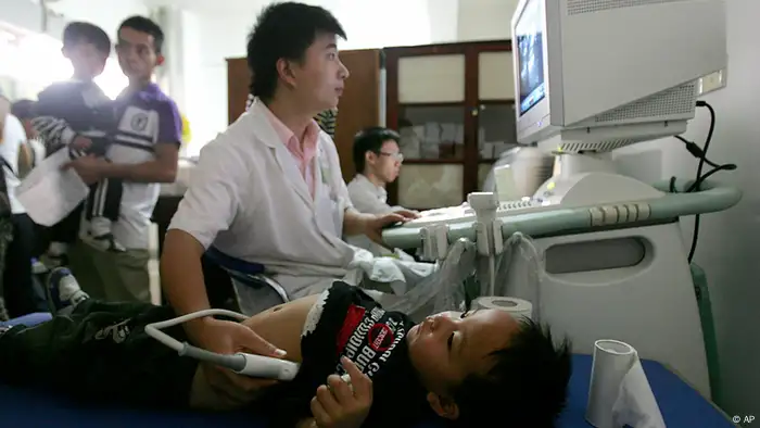 China Milchskandal Kinderkrankenhaus in Chengdu (AP)