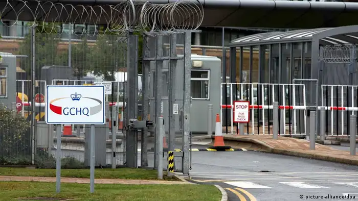 Eingang zum GCHQ-Hauptquartier in Cheltenham (Archivfoto: Steve Parsons/PA Wire)