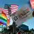 وزیر خارجه آمریکا در مراسم معرفی رندی بری اظهار داشت، در ۷۵ کشور دنیا ‌همجنس‌گرایی هنوز جرم است