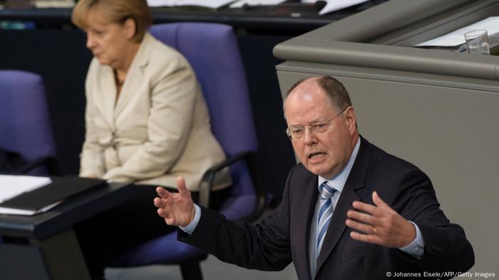 Bundestag Rede Angela Merkel Peer Steinbrück 27.6.2013 (Johannes Eisele/AFP/Getty Images)