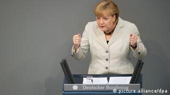 Kansela Merkel akizungumza bungeni Alhamisi 27.06.2013.