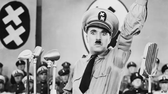 Charlie Chaplin als Adolf Hitler - Der große Diktator