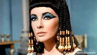 Elizabeth Taylor als Cleopatra 1963 (Foto: imago/Granata Images)