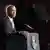 Barack Obama am Rednerpult an der Universität in Kapstadt (Foto: DW/Ludger Schadomsky)