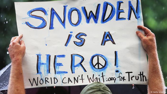 Photogallery Edward Snowden: Hero or Traitor?