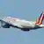 Взлетающий самолет авиакомпании Germanwings