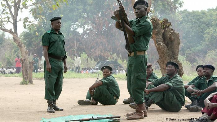 Mosambik Renamo Rebellen in den Bergen von Gorongosa