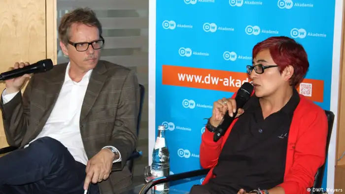 Matthias Kopp (DW Akademie) and Olga Lozano (La Silla Vacía) at the panel discussion Medien International: Colombia in Berlin. (June 2013. Photo: Boris Trenkel).