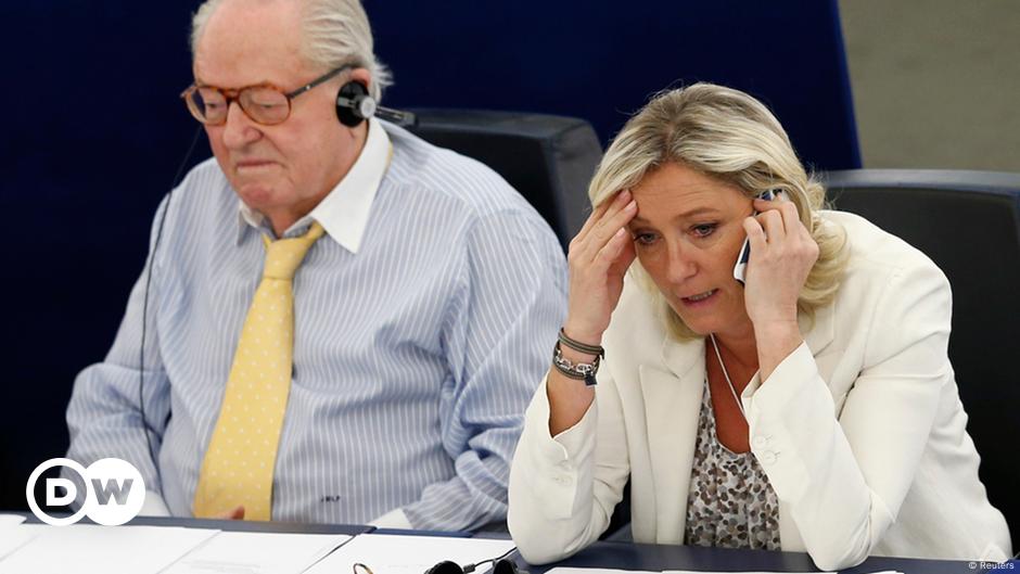 France's Le Pen splits publicly with father – DW – 04/08/2015