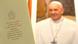 Papst Franziskus mit der ersten Enzyklika 'Lumen Fidei' Foto: AFP PHOTO / GABRIEL BOUYS Papst Franziskus mit der ersten Enzyklika 'Lumen Fidei' Foto: AFP PHOTO / GABRIEL BOUYS