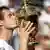 Andy Murray mit Pokal (Foto: Reuters)