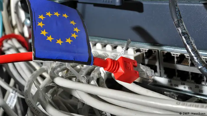 EU Netzwerkkabel Stecker gezogen Symbolbild DW4_0146. Foto DW/Per Henriksen 04.07.2013