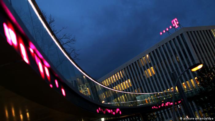 Deutsche Telekom's headquarters in Bonn (Photo: Oliver Berg) dpa/lnw