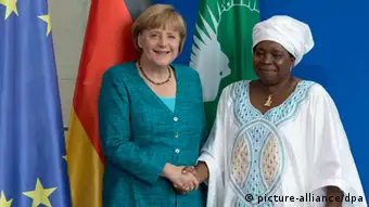 La présidente de la commission de l'Union africaine, Nkosazana Dlamini-Zuma reçue par la Chancelière allemande Angela Merkel