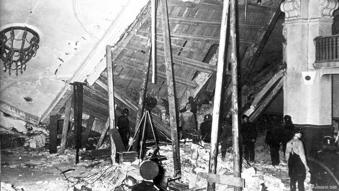 Der zerstörte Bürgerbräukeller nach dem Bombenattentat von Georg Elser 1939 (ullstein bild)
