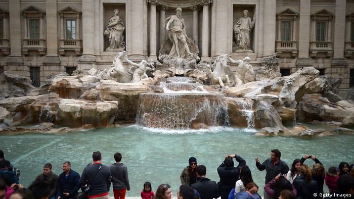 Rome S Trevi Fountain Reopens After A Makeover Dw Travel Dw 04 11 15