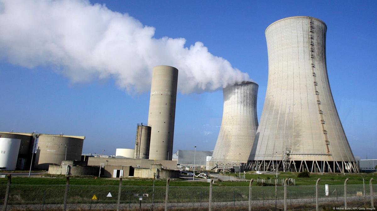 Nuclear phase-out for France? – DW – 09/09/2015