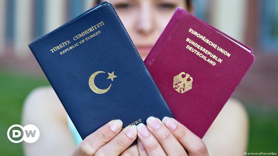 Dual citizenship with restrictions DW 12/19/2014