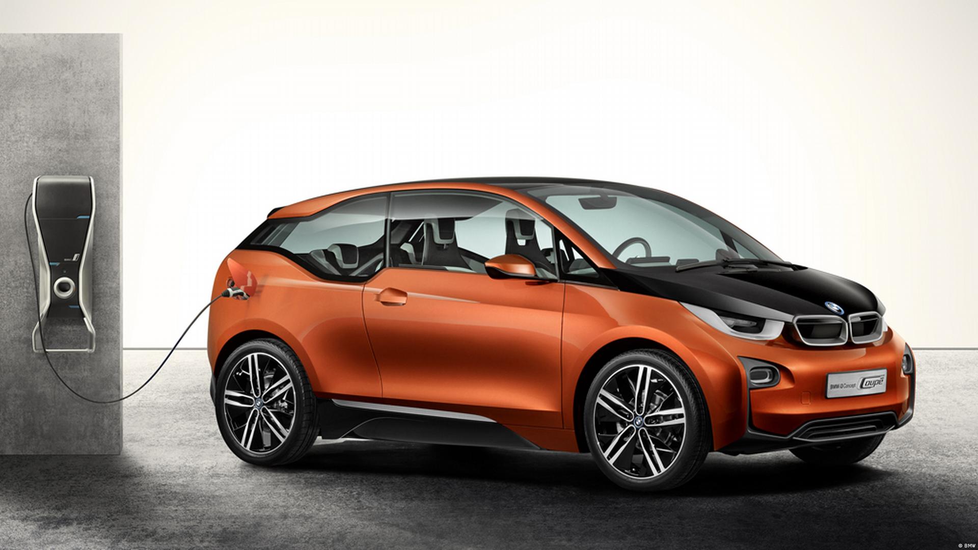 هل تحتاج السيارات الكهربائية إلى صيانة متخصصة في مصر؟