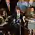 Kanzleramtsminister Ronald Pofalla (CDU, M.) spricht am 25.07.2013 in Berlin nach der Sitzung des Parlamentarischen Kontrollgremiums zur Spähaffäre. Foto: Soeren Stache/dpa