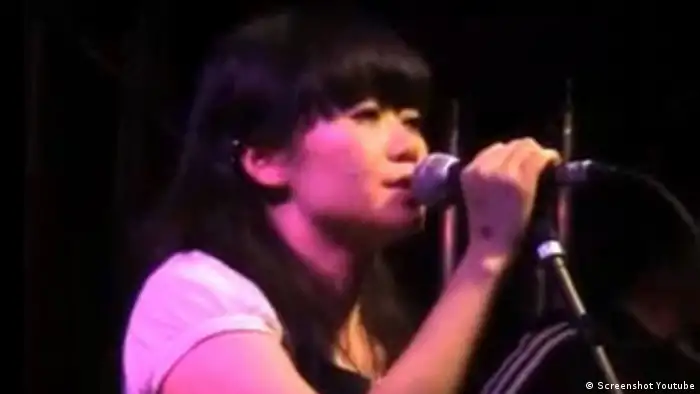 Die chinesische Sängerin und Aktivistin Wu Hongfei. Quelle: Screenshot: http://www.youtube.com/watch?v=tNyb67s5ajw