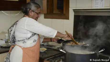 Sheikh Hasina Wajed kocht Hühnchen Pulao