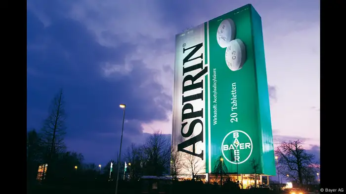 Bayer Leverkusen Riesen Aspirin-Packung 1999 (Bayer AG)