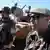 Algerien - Soldaten bewachen Gasfeld Tiguentourine