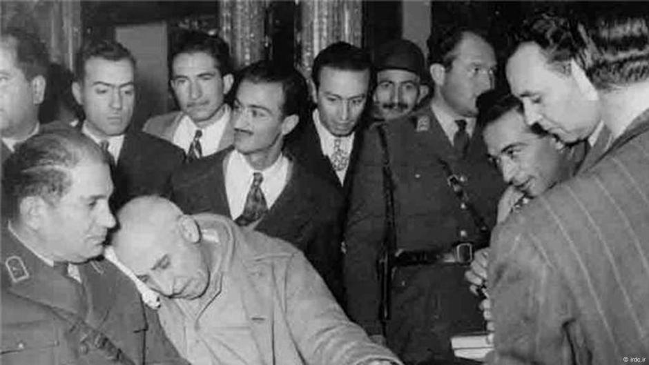 Mohamed Mosadek bio je demokratski izabrani premijer Irana od 1951. do 1953, kada je njegova vlada svrgnuta u državnom udaru koji su organizovali britanski MI6 i američka CIA