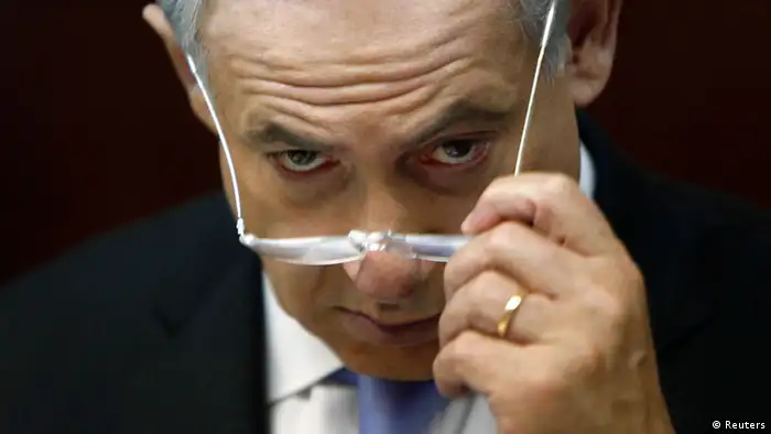 Israel's Prime Minister Benjamin Netanyahu attends the weekly cabinet meeting in Jerusalem August 4, 2013. REUTERS/Gali Tibbon/Pool (JERUSALEM - Tags: POLITICS)