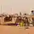 Notunterkunft im Flüchtlingslager Damba: Malier, die vor dem Bürgerkrieg zur Mittelschicht in ihrem Land gehörten, leben jetzt in improvisierten Unterkünften im Flüchtlingslager Foto: Steven Kiemtore Wo: Flüchtlinslager Damba, Burkina Faso