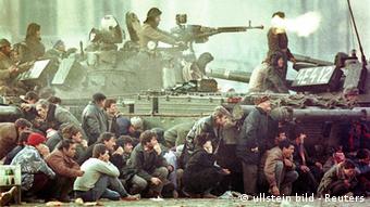 Rumänien Geschichte Revolution Bukarest 1989 Panzer