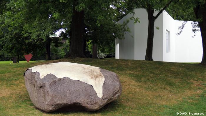 Йоханнес Вальд, Pedestal for a Muse, 2011 год