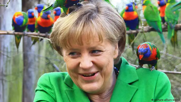 Bundeskanzlerin Angela Merkel im Vogelpark, Foto: Franzi Zöger, dpa