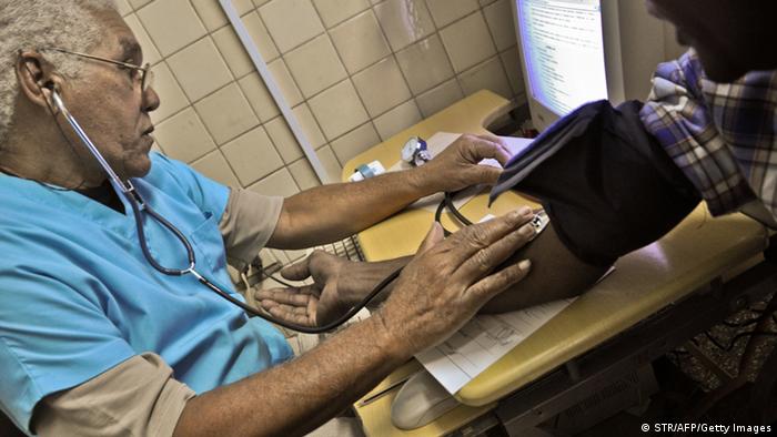 Médico cubano em Havana, Cuba (foto ilustrativa)