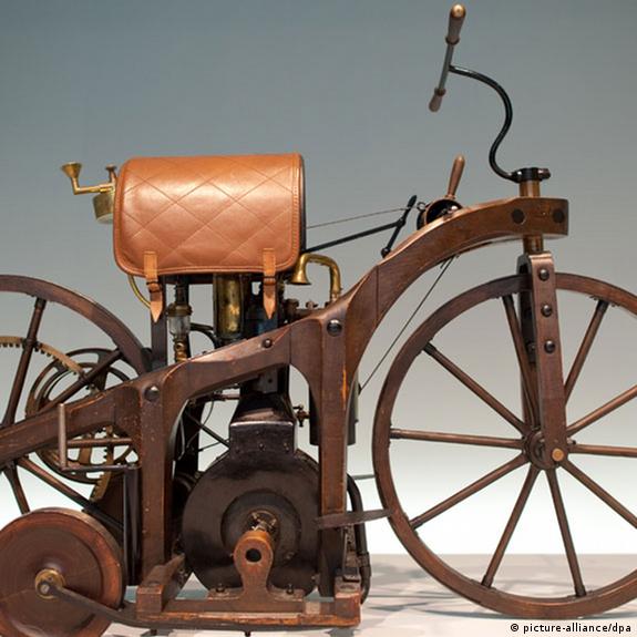 Motocicleta Gottlieb Daimler The First Motorbike On Display At