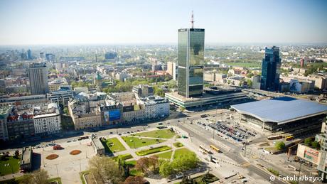 Икономически Полша се развива отлично А щедрата помощ оказана на