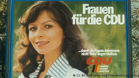 Wahlplakat der CDU von1976 mit dem Titel: Frauen für die CDU ... damit die Frauen-Interessen nicht ′links′ liegen bleiben.
(c) Plakat- und Film-Archiv der CDU