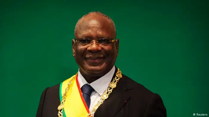 Mali's President-elect Ibrahim Boubacar Keita poses for a picture after being sworn-in as president in Bamako, Mali, September 4, 2013. REUTERS/Joe Penney (MALI - Tags: POLITICS)