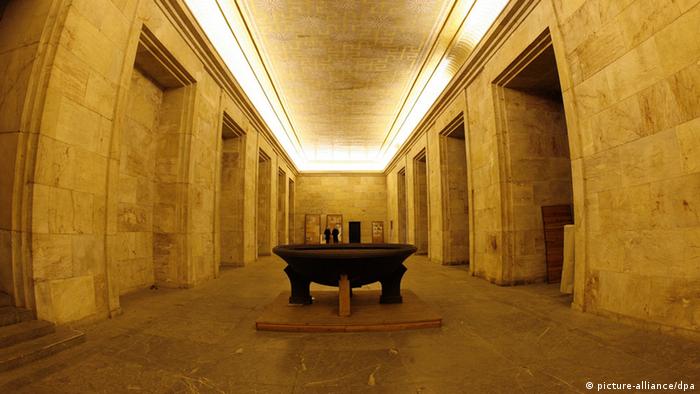 Hall of Gold in the grandstand at the Zeppelinfeld, Copyright: picture-alliance/dpa