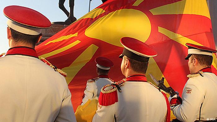 Mazedonien Mazedonier Menschen Skopje Mazedonische Garde Madezonische Flagge