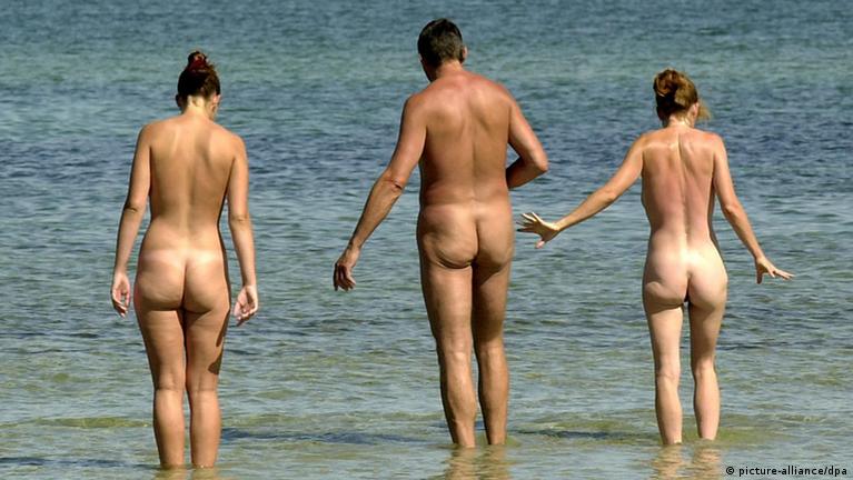 Germany's nudist culture remains refreshing â€“ DW â€“ 07/24/2019