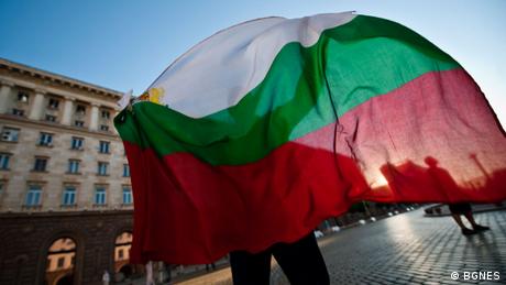 Масовият българин не харесва хаоса непредвидимостта обирджийството А истеричната политика