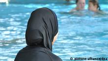 ألمانيا: ترحيب بقرار إلزام الطالبات المسلمات بالمشاركة في دروس السباحة