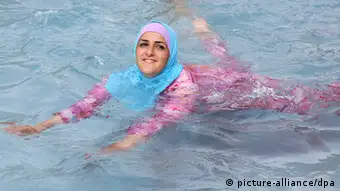 Deutschland Ganzkörper-Badeanzug für Musliminnen Burkini in Berlin